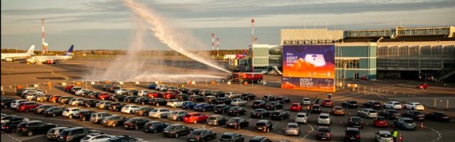 ФОТО | После отмены полетов аэропорт в Вильнюсе стал автокинотеатром