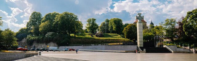 На площадь Вабадузе привезут тонны песка
