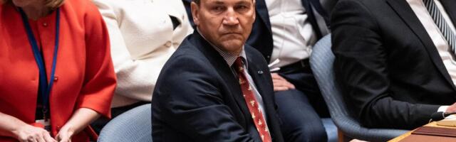 „Пусть Кремль потом не скулит“. Польский министр иностранных дел пообещал сбить российские самолеты и ракеты над Польшей