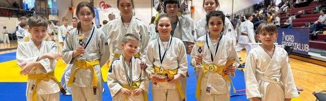 Дзюдоисты из Кохтла-Ярве привезли домой 13 медалей с юношеского этапа Кубка Эстонии