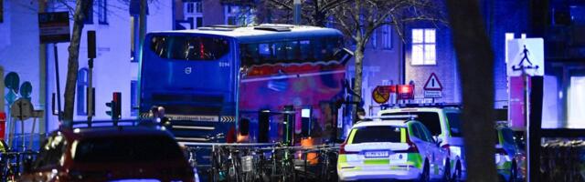 В Стокгольме автобус въехал в толпу, погибли люди