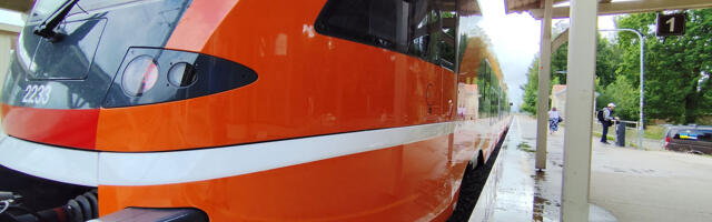 Elron планирует установить спутниковый интернет на поезде Тарту-Рига