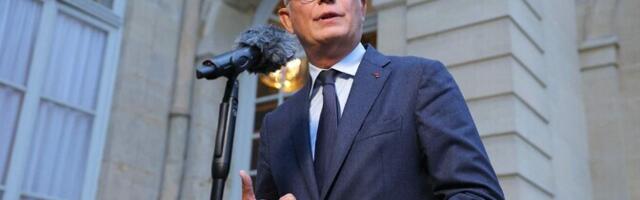 Бывший премьер-министр Франции призвал Макрона уйти в отставку