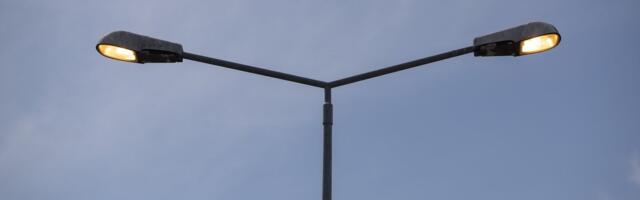 Несчастный случай: на ребенка рухнул фонарный столб