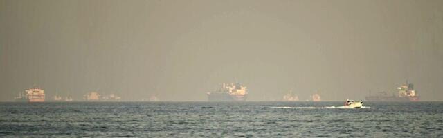 Maersk приостанавливает движение своих судов через Ормузский пролив