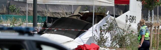 11 человек погибли при крушении самолета во Франции 
