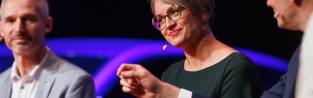 Анника Аррас: политический театр «Отечества» может затянуться