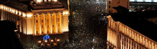 Правительство Болгарии отказалось от спорного бюджета после массовых протестов