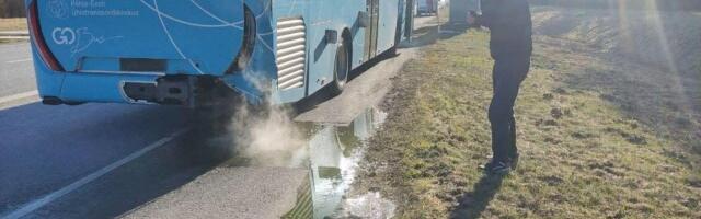 ФОТО И ВИДЕО | Водитель легковой машины протаранил рейсовый автобус  