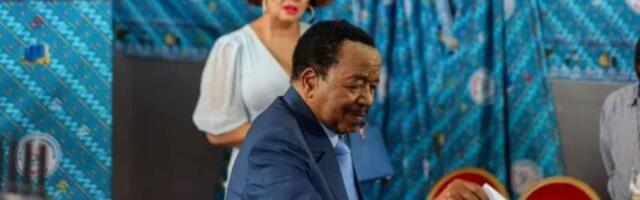 В Камеруне самый старый президент в мире переизбрался на новый, восьмой срок