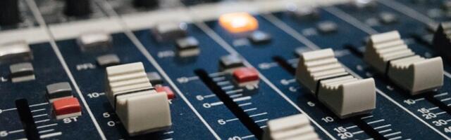 Украинское радио "Друзи" прекратило вещание в FM-диапазоне