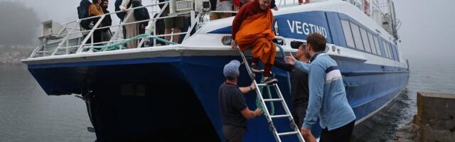 ФОТО И ВИДЕО | Из-за технической неполадки судно врезалось в берег