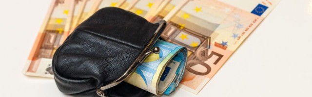 Клиенты Maxima могут лишиться почти 350 000 евро бонусных денег