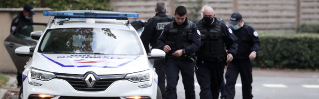 Неизвестный обезглавил человека в пригороде Парижа и был застрелен