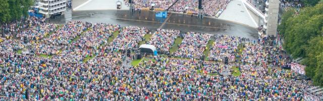 ФОТО | Сколько людей, а еще больше эмоций! Певческое поле наполнилось до отказа 