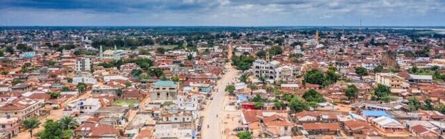 Военные в Бенине утверждают, что захватили власть и отстранили президента