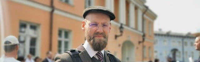Один против системы: на правительство Эстонии подали в суд и-за COVID-сертификата