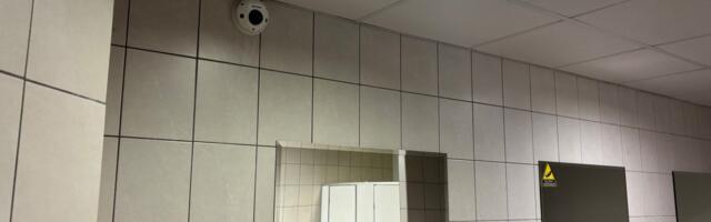 За посетителями туалета в туннеле площади Вабадузе уже несколько лет следит камера наблюдения
