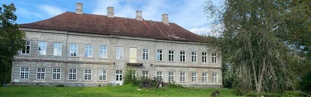 Мыза Норра в Ярвамаа лишилась статуса памятника культуры из-за утраты уникальных интерьеров