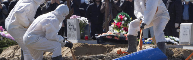 Россия вышла на третье место в мире по уровню распространения COVID-19. С момента начала эпидемии умерли более 2000 человек