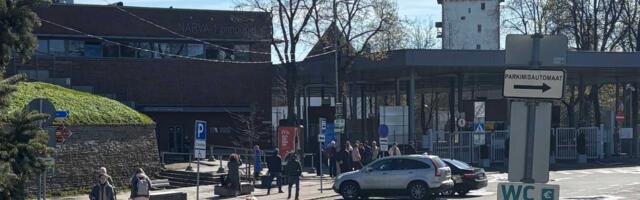 Утро 9 мая на границе в Нарве прошло спокойно, а в соцсетях кипят споры о правилах вывоза евро