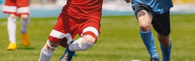 За закрытыми дверями