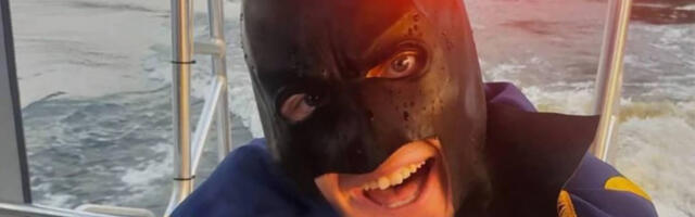 На подмогу Украине приплыл Бэтмен!