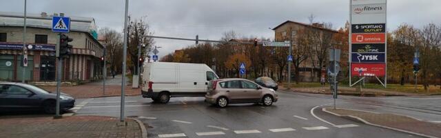 В Нарве при столкновении двух автомобилей пострадали два человека