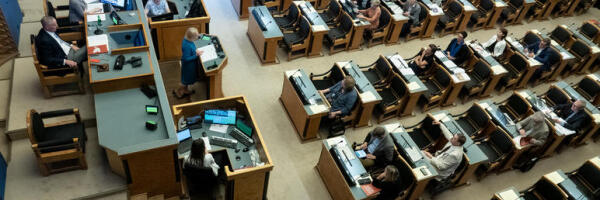 Законопроект об ограничении избирательного права россиян прошел второе чтение в Парламенте Эстонии