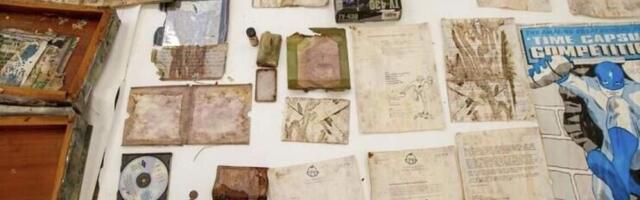 В Лондоне вскрыли капсулу времени, заложенную принцессой Дианой