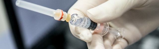 Четыре страны ЕС подписали контракт на 400 миллионов доз вакцины от коронавируса