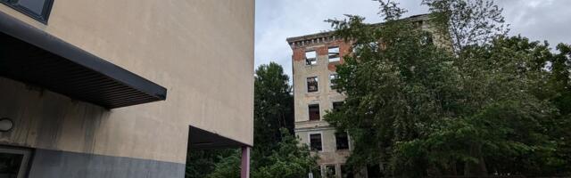 На месте разваливающегося бывшего общежития по Космонауди, 6 хотят построить парковку для Keresekeskus