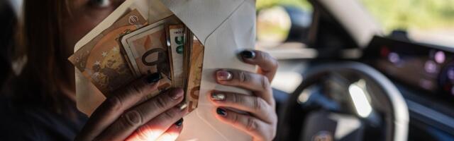 Инвестиции, сберегательный счет или наличка дома? Как предпочитают копить деньги жители разных стран Балтии