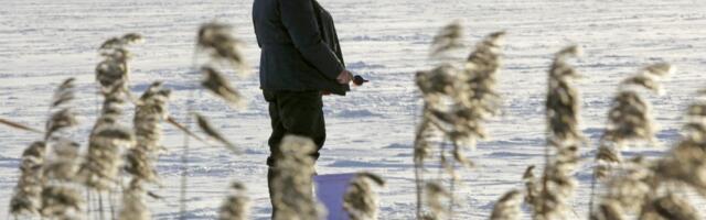 „Увлекся“: российские пограничники задержали рыбака-латыша, пересекшего контрольную линию между Эстонией и РФ