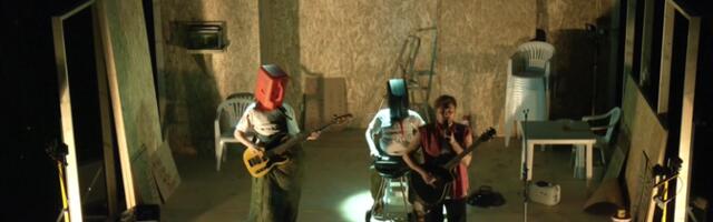 Раквереский театр представил спектакль Прийта Пыльдма "Бесконечное лето"