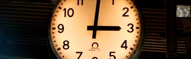 Эстония переходит на зимнее время