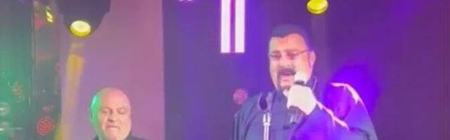 Российский пенсионер SS спел про рощу соловьиную