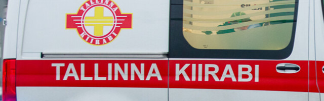 Таллиннская скорая помощь уволит непривитых от коронавируса работников