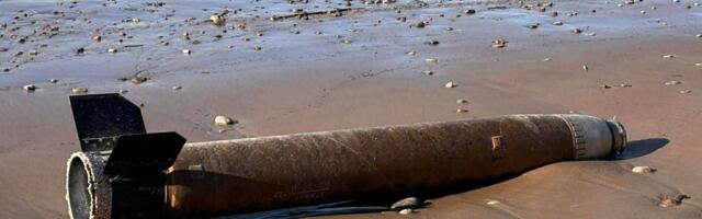 ФОТО | В Ида-Вирумаа на пляже обнаружили корпус ракеты 