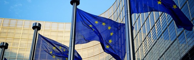 Еврокомиссия ухудшила прогноз спада мировой экономики