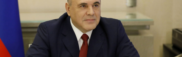 Премьер Мишустин призвал россиян пока воздержаться от поездок за рубеж