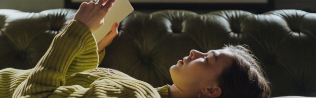 «Не ной», «Не тупи»: 10 популярных книг, которые читали жители Эстонии в 2020 году