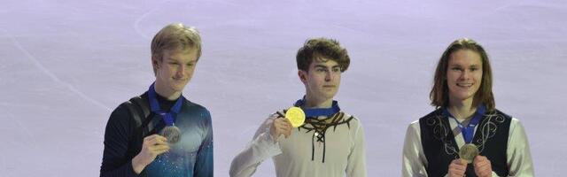 Латвийский фигурист завоевал историческую бронзовую медаль на чемпионате Европы по фигурному катанию