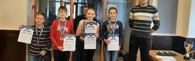 Шахматы: команда Кохтла-Ярвеской Кесклиннаской Основной школы выиграла чемпионат Эстонии