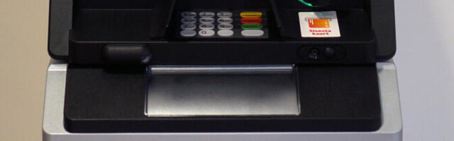 В Эстонии модернизируют банкоматы, но использование наличных денег снижается