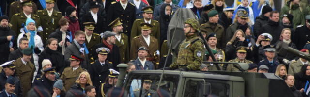 День независимости: в Таллинне прошёл военный парад — ФОТО