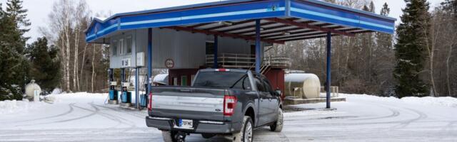 Основной вклад в рост розничной торговли внесли автозаправочные станции и промышленные товары