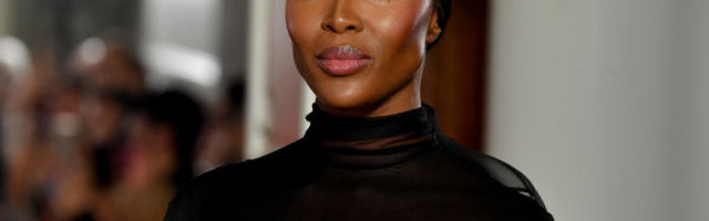 «Это довело меня до слез»: Наоми Кэмпбелл рассказала о неудачной обложке Vogue