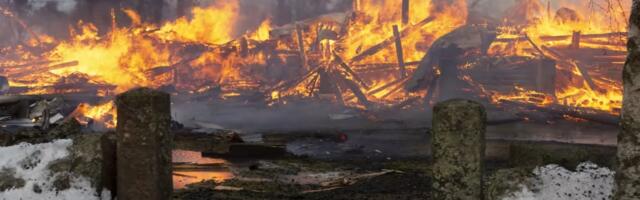 В финском Раутъярви сгорела деревянная церковь XIX века