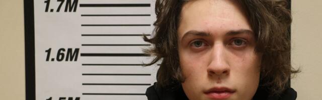 Полиция разыскивает молодого человека, уклоняющегося от уголовного разбирательства